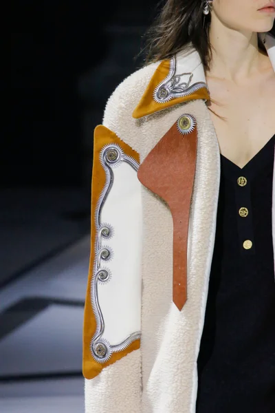 Look 63